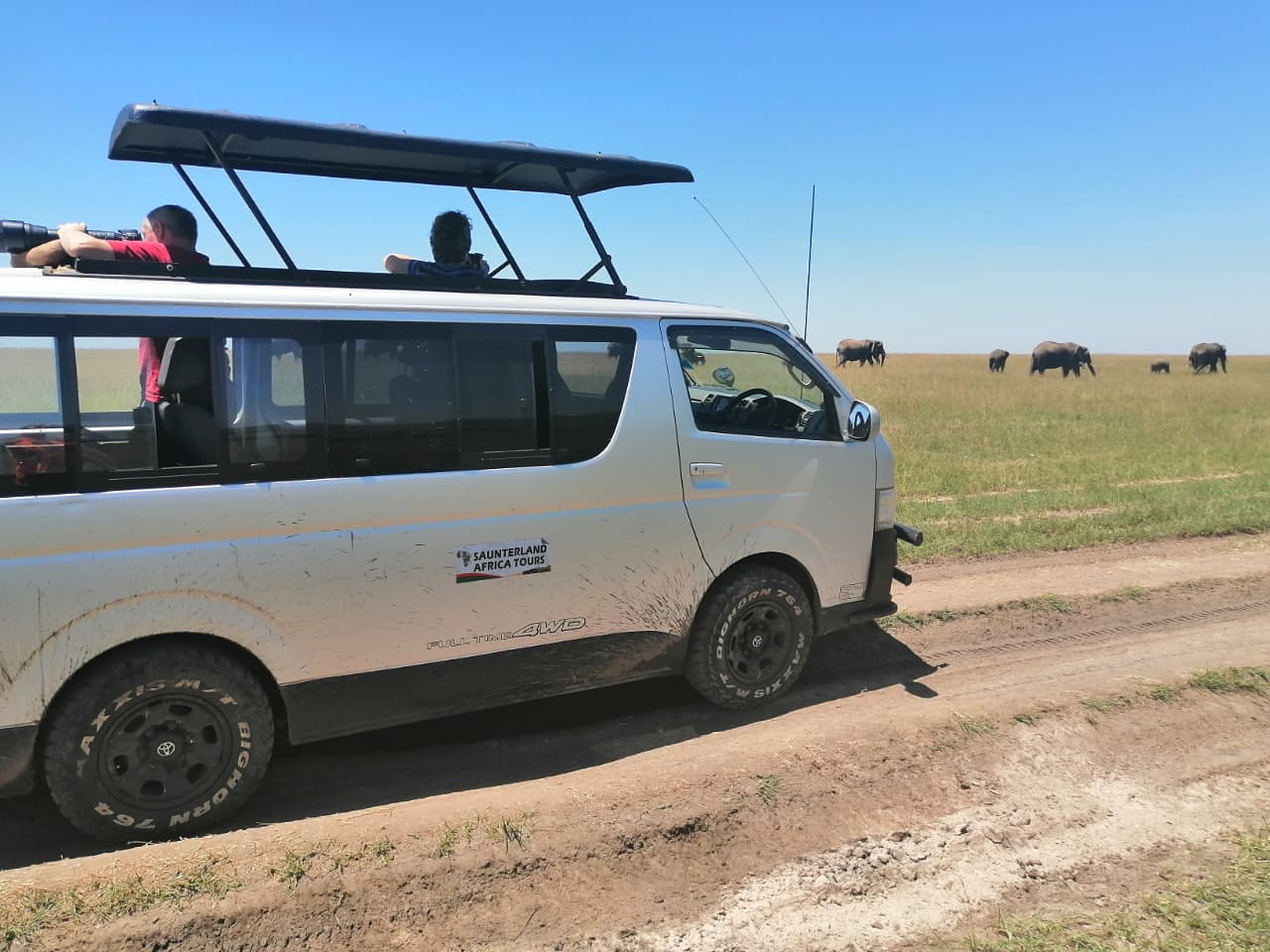 Saunterland safari van in Amboseli National Park